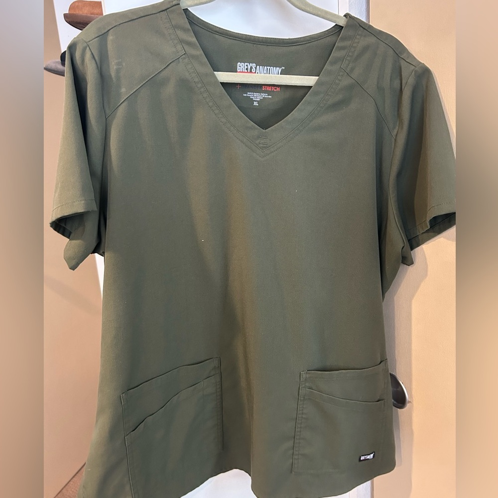 XL Grey’s Anatomy Olive scrub top